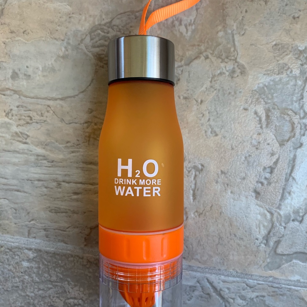 NWOT H2O Fruit Infuser